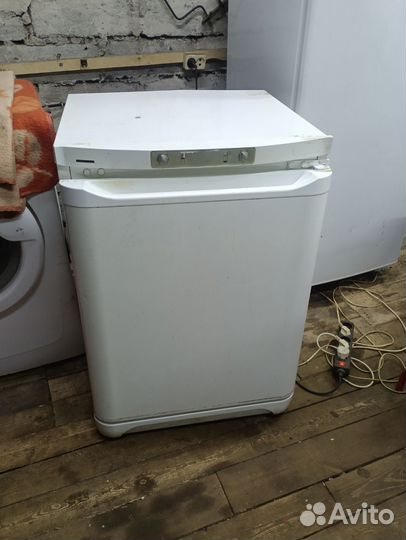 Продам морозильник