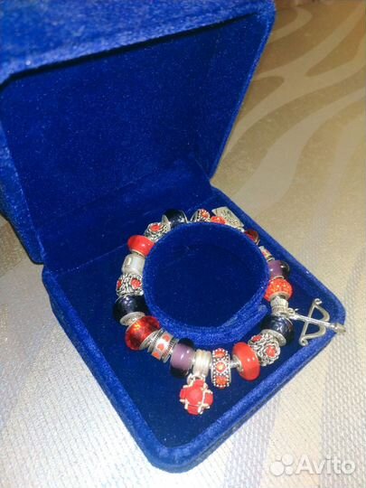 Браслет с шармами