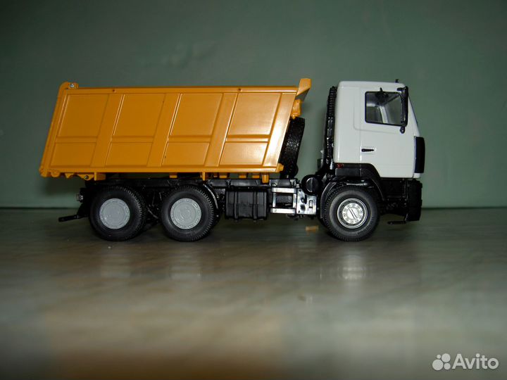 Маз-6501-самосвл дорестайл 1/43 автоистория/аист