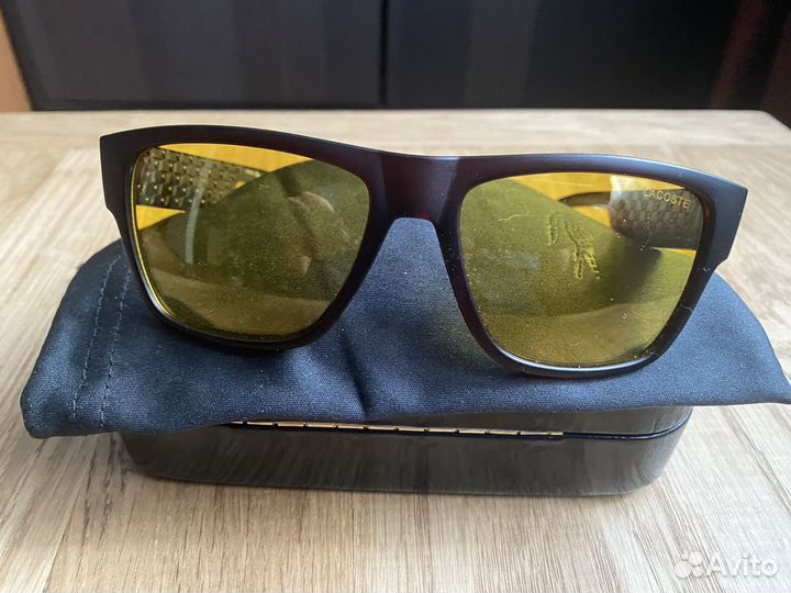 Солнцезащитные очки lacoste