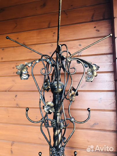 Кованная вешалка