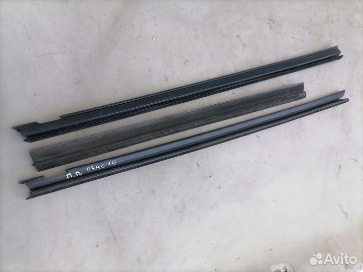Бархотка молдинг уплотнит.стекла Renault 19 1998