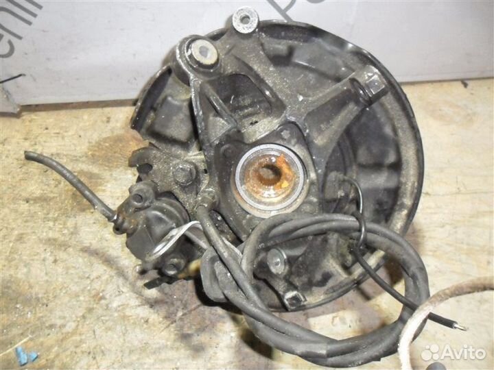 Ступица (кулак, цапфа) задняя левая Mercedes-Benz