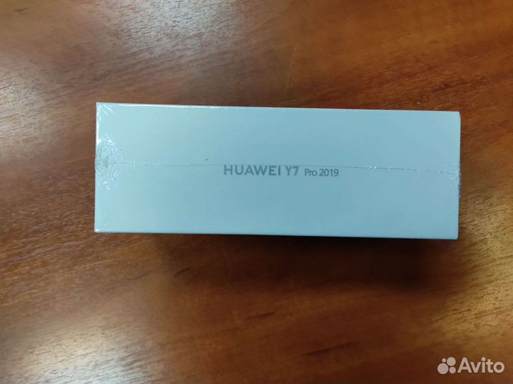 Смартфон Huawei Y7 (2019). 4/64