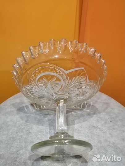 Ваза, конфетница. Старенькая. Клеймо