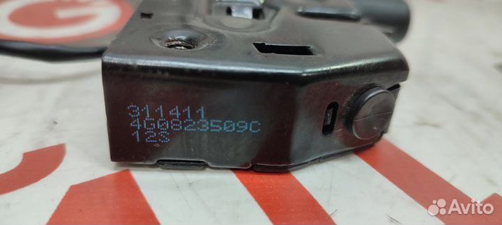 Замок капота Audi A6 4G CGW 18.04.2011