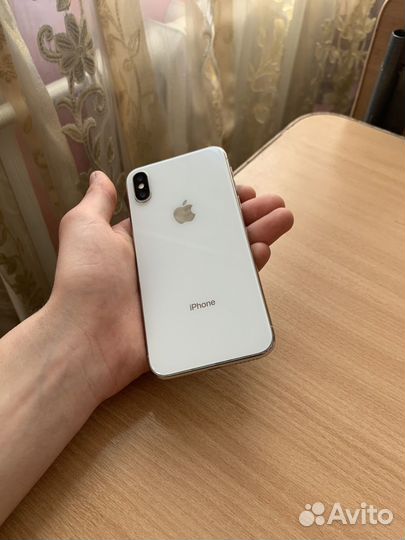 iPhone X, 64 ГБ