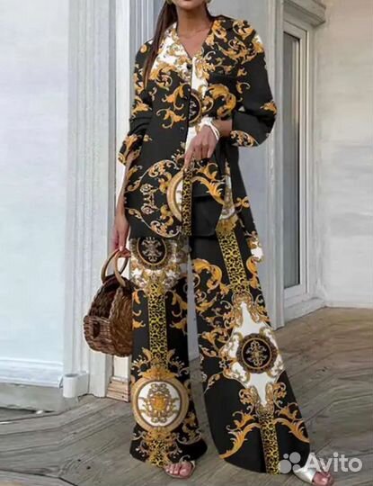 Костюм в пижамном стиле