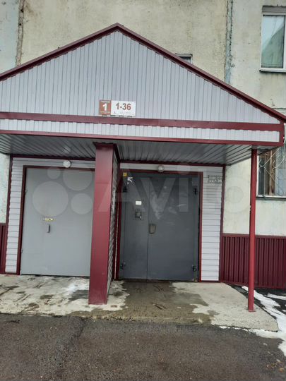 2-к. квартира, 57 м², 1/9 эт.