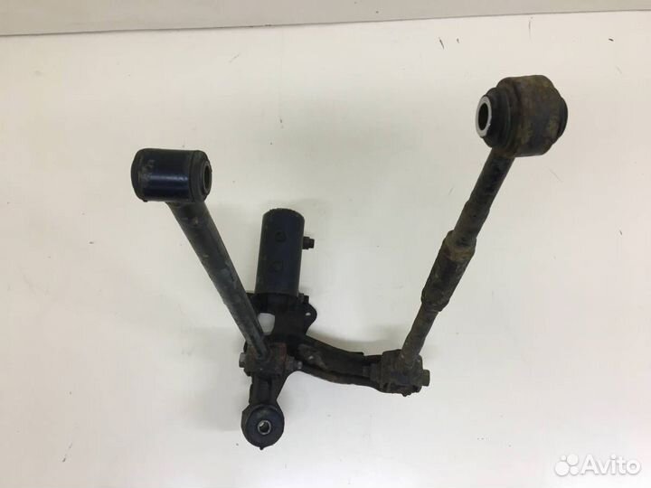 Кулак поворотный задний правый Toyota Camry V40 20