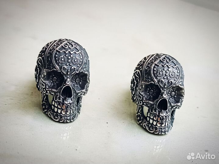 Серебряные запонки с черепами 