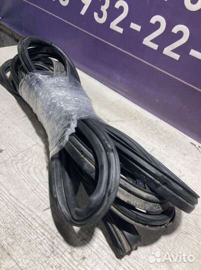 Уплотнитель для задних дверей на Форд транзитс2014