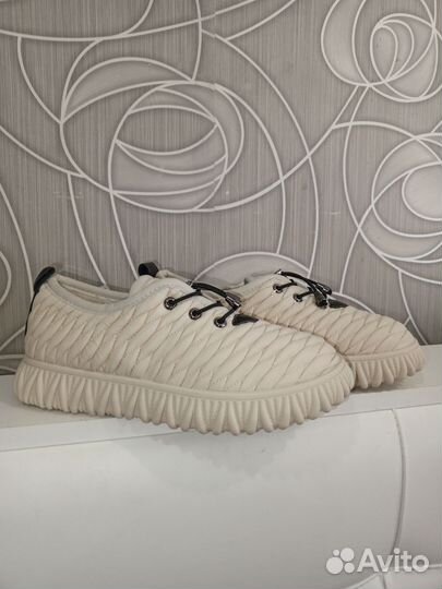 Обувь новая