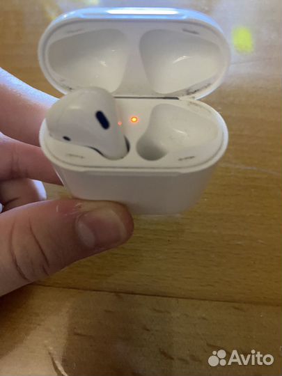 Один наушник, сами airpods оригинальные