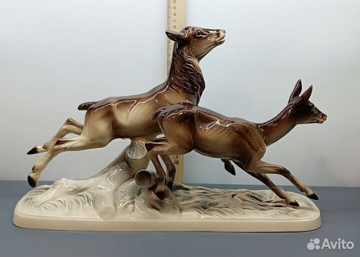 Статуэтка Бегущие олени Германия Большая