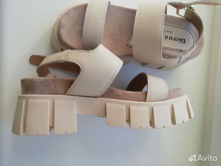 Сандали, босоножки новые, кожаные