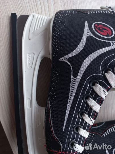 Коньки хоккейные детские