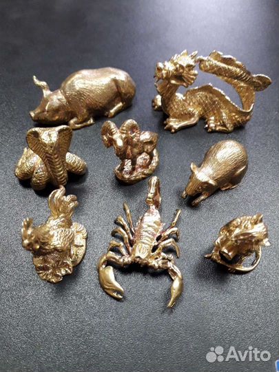 Фигурки, солдатики, статуэтки