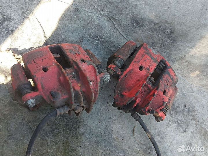 Mitsubishi carisma передние суппорта