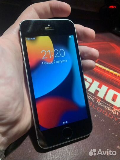 iPhone SE(2016) black