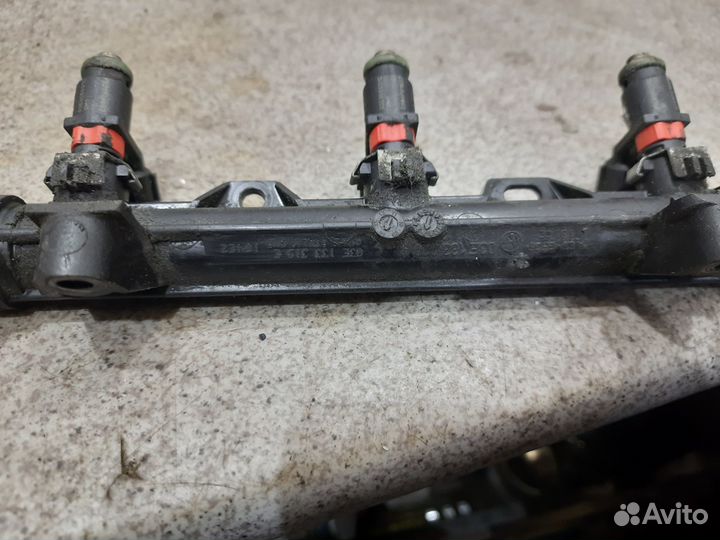 Топливная рампа в сборе для 1.2 CGP Skoda Rapid