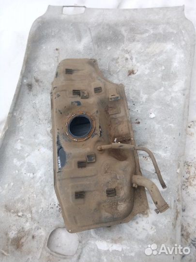 Бензобак Hyundai Solaris G4FA 2011