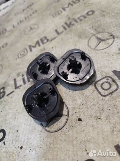 Крючок багажника Mercedes E-Class W212