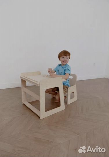 Стол и стульчик детский