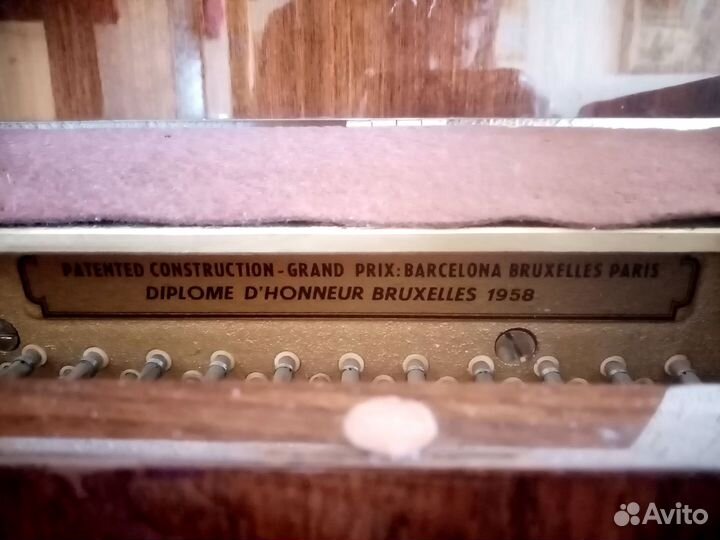 Фортепиано пианино чешской фабрики petrof