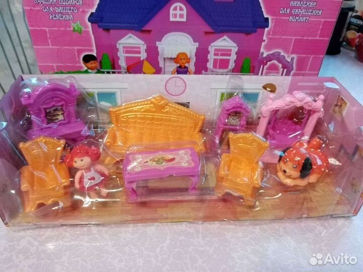 Кукольный дом с мебелью