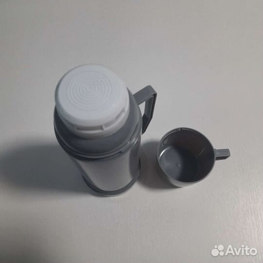Термос с кружкой