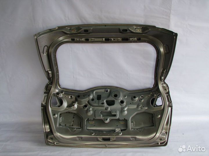 FAW Besturn X80 дверь багажника задняя 2018-2021