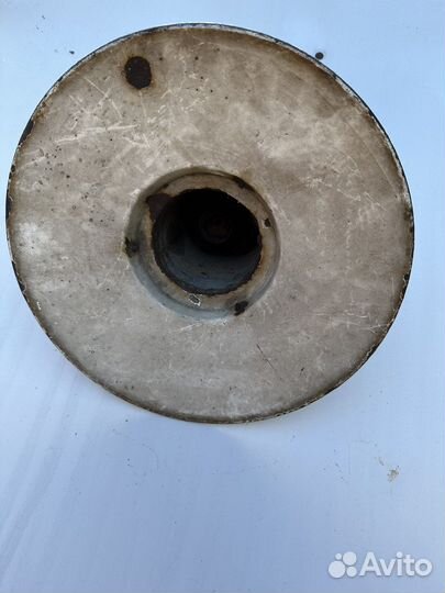 Старинный уличный фонарь