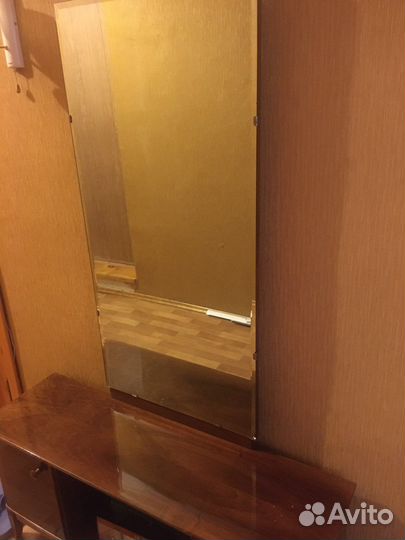 Трюмо с зеркалом старинное