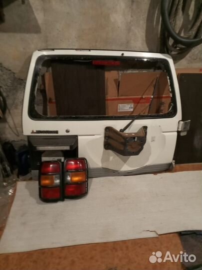 Дверь задняя pajero 1996