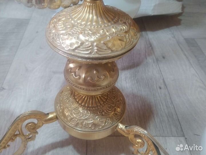 Люстра потолочная с плафонами