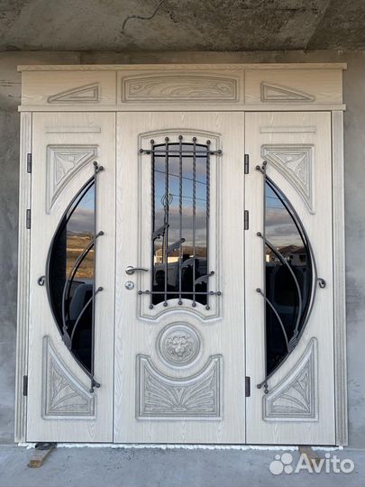 Входные уличные двери больших размеров