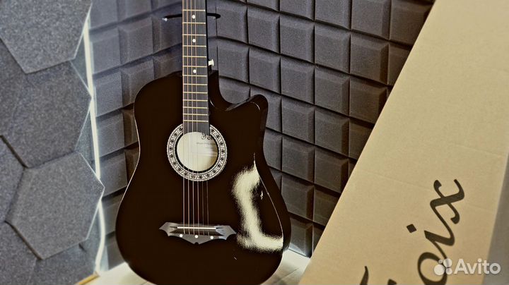 Акустическая гитара