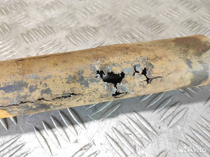 Амортизатор задний левый Mitsubishi L200 2006-2016