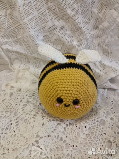 Вязаная игрушка Пчелка