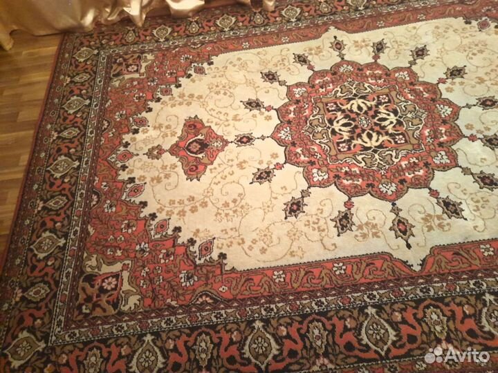 Ковер шерстяной