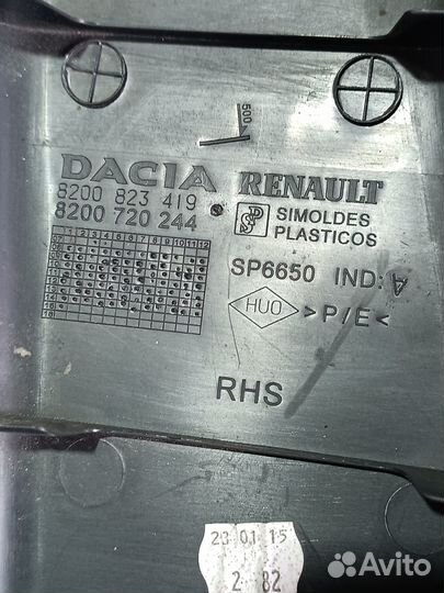 Обшивка средней правой стойки Nissan Terrano D10