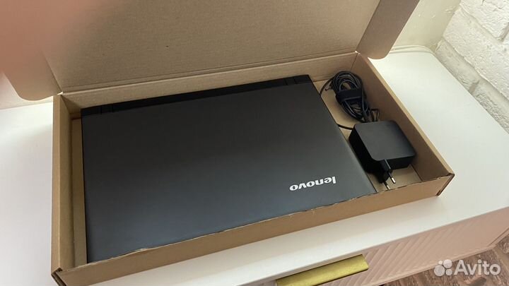 Ноутбук SSD/8GB