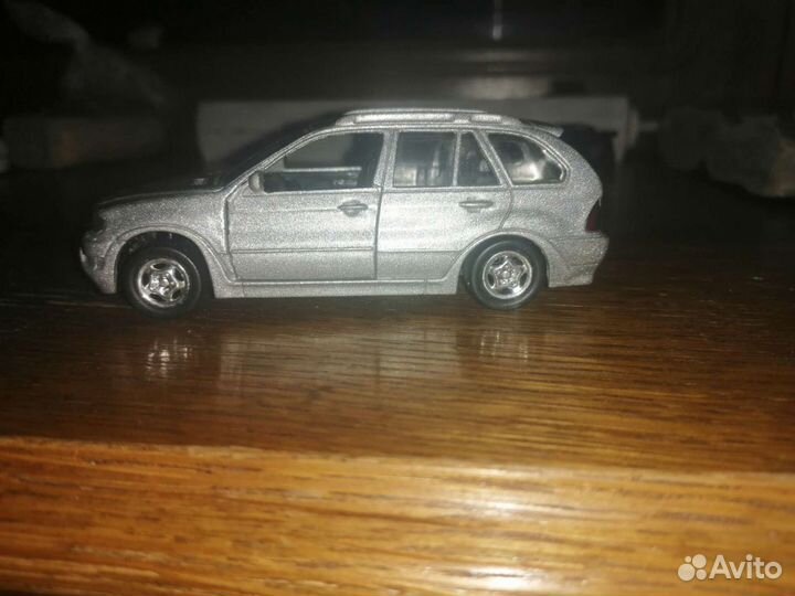 Модель бмв Х-5, и lamborgini