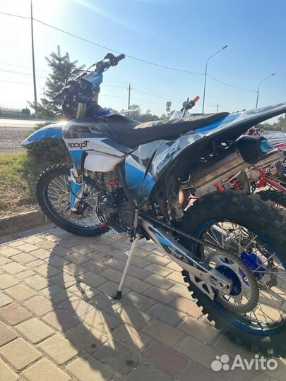 Кроссовый мотоцикл