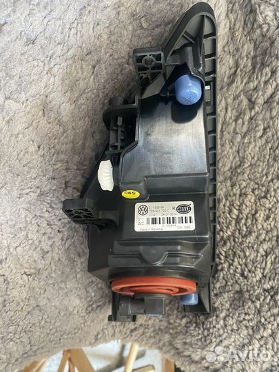 Противотуманная фара передняя правая VW Touareg