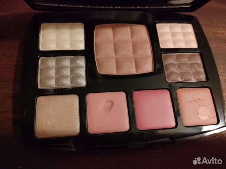 Палетка теней Chanel Travel MakeUp Palette