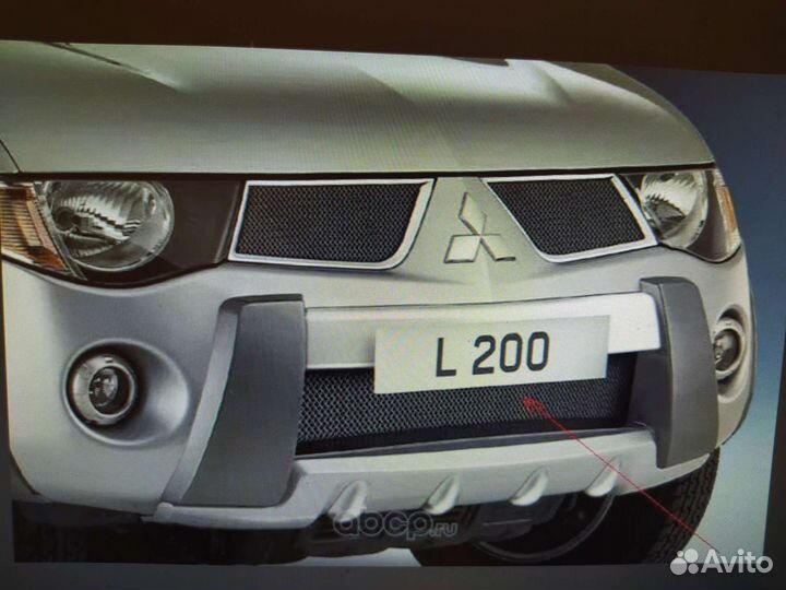 Накладка хром на защиту бампера L200