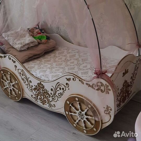 Кроватка -карета