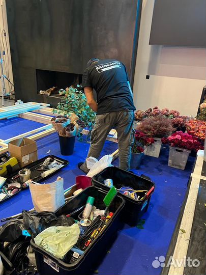 Монтажники декораций